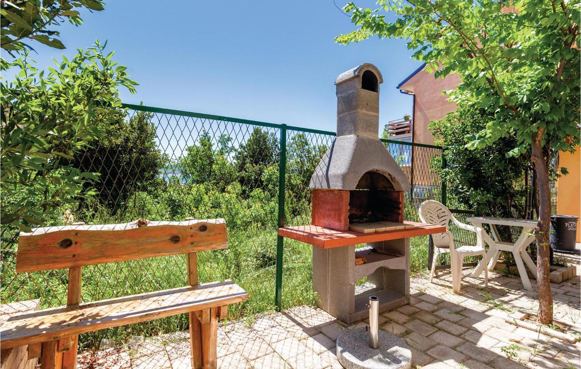 Beautiful Apartment In Crikvenica With Kitchen Eksteriør billede