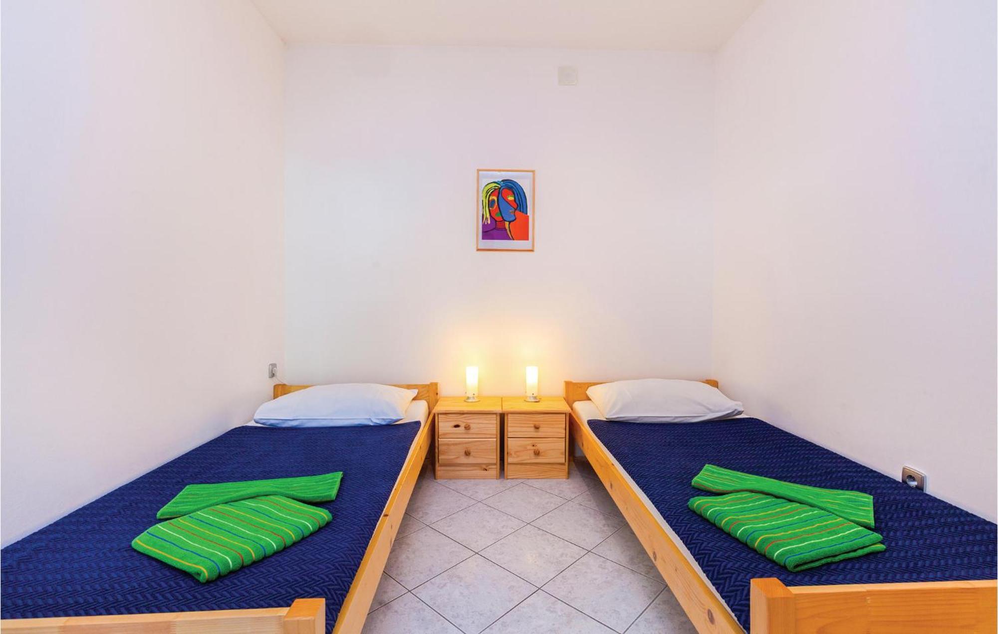 Beautiful Apartment In Crikvenica With Kitchen Eksteriør billede