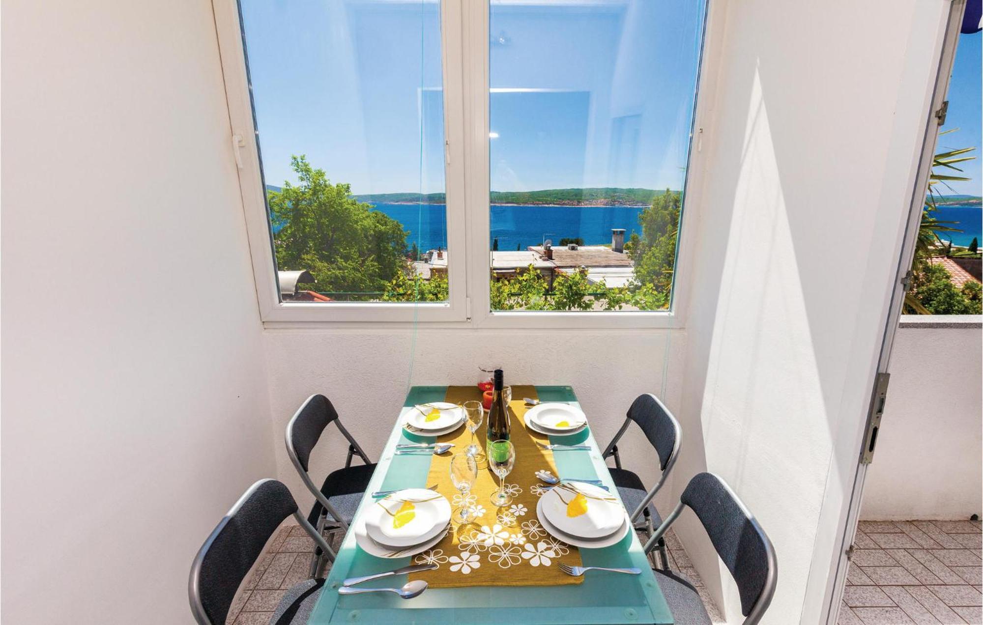 Beautiful Apartment In Crikvenica With Kitchen Eksteriør billede