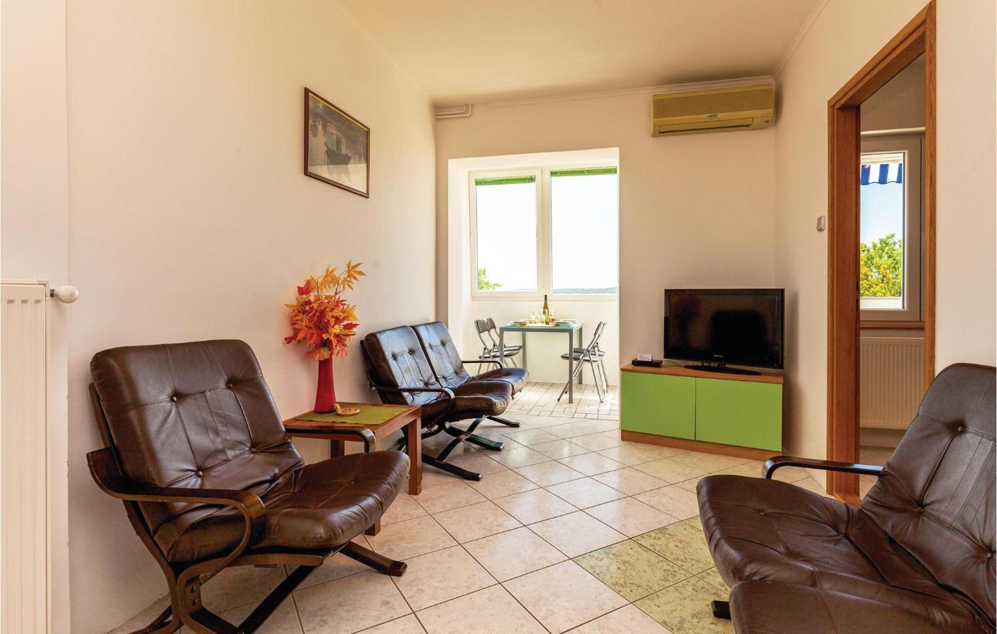 Beautiful Apartment In Crikvenica With Kitchen Eksteriør billede