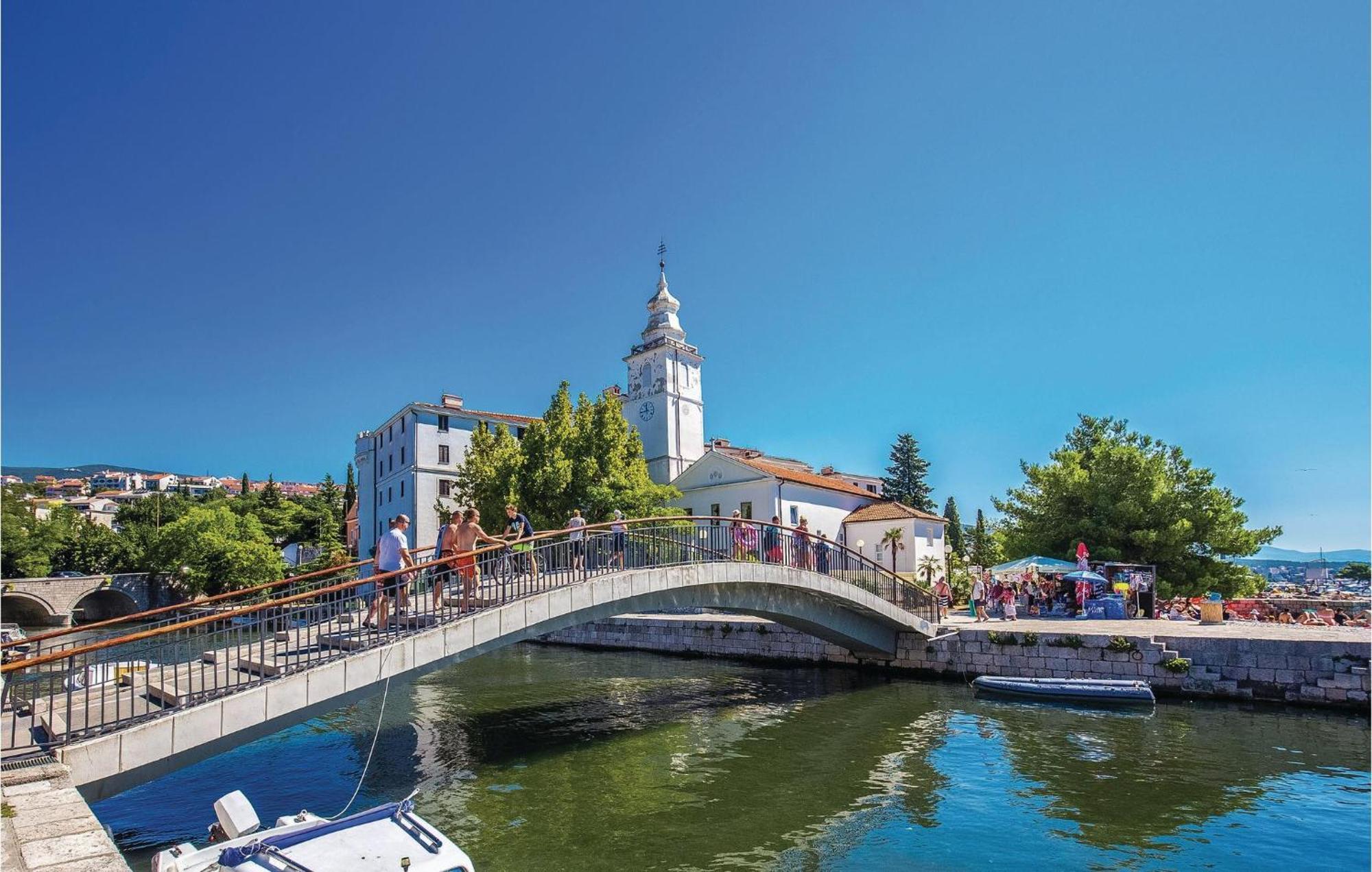 Beautiful Apartment In Crikvenica With Kitchen Eksteriør billede