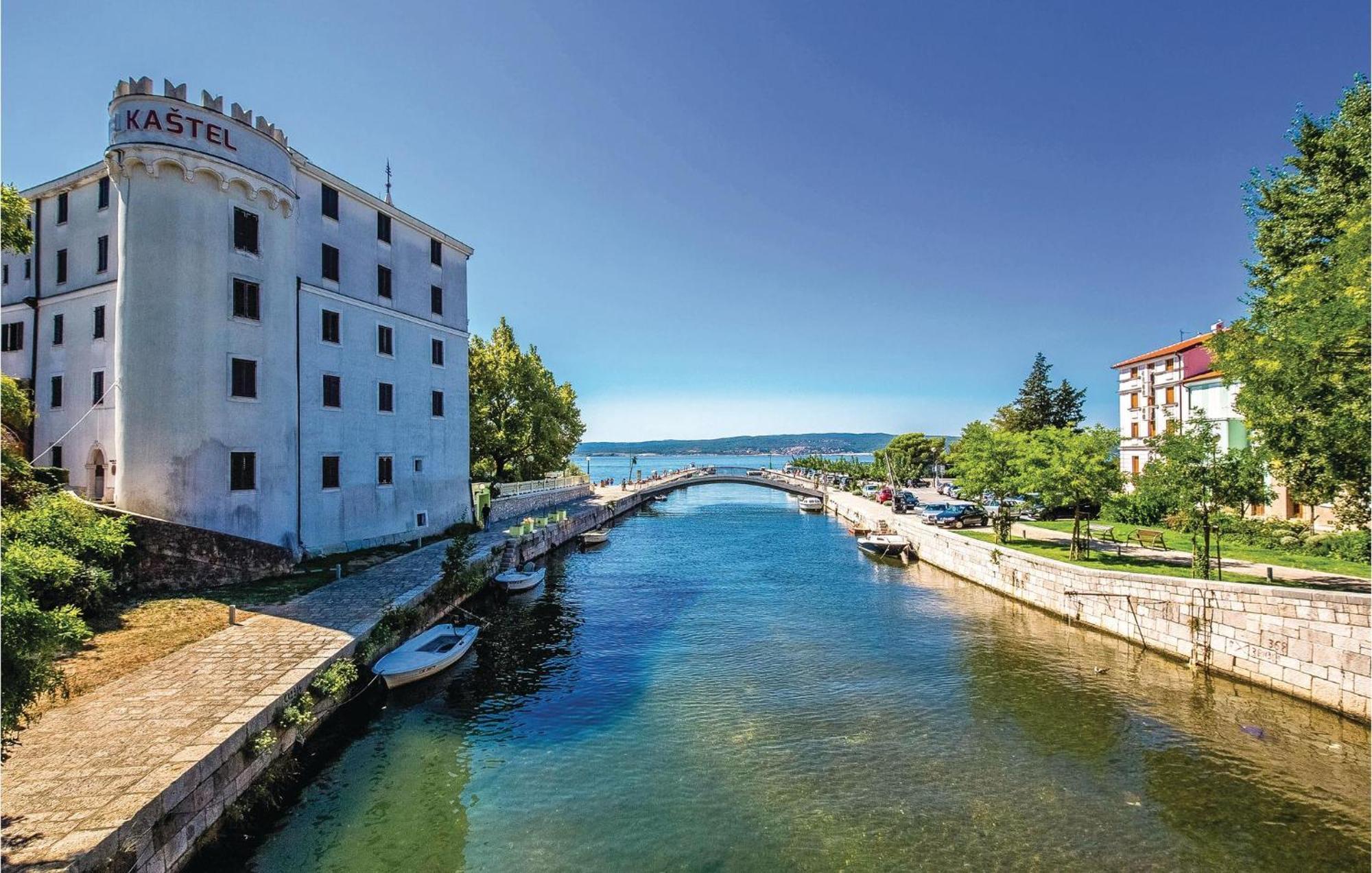 Beautiful Apartment In Crikvenica With Kitchen Eksteriør billede